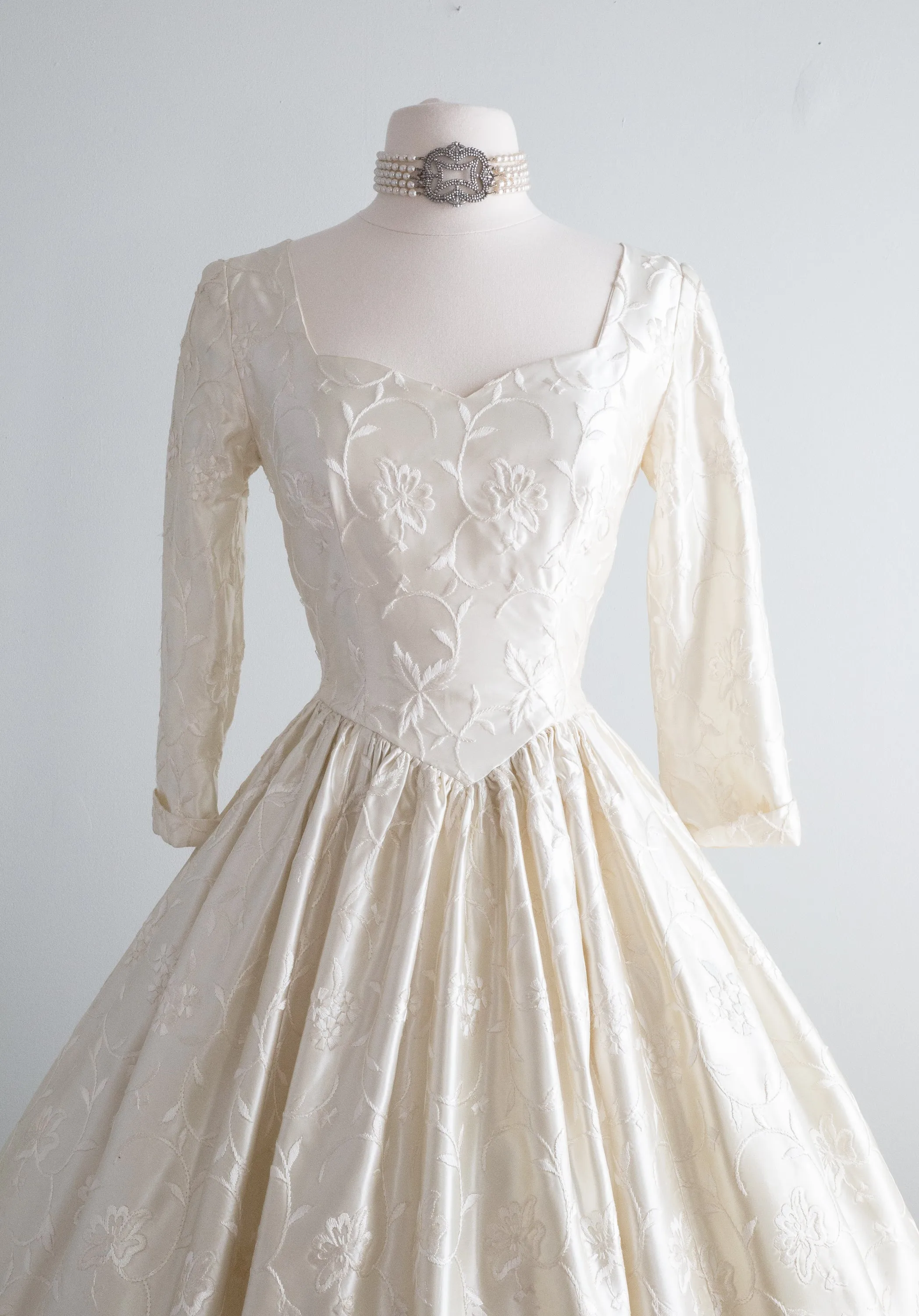 1950's Embroidered Slipper Satin Princess Wedding Dress / Small