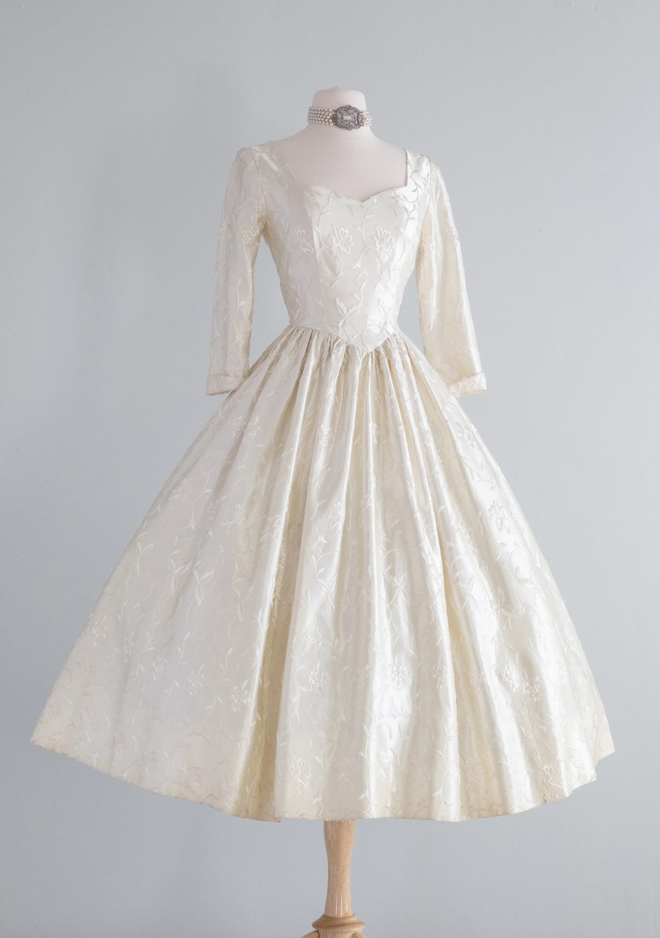 1950's Embroidered Slipper Satin Princess Wedding Dress / Small