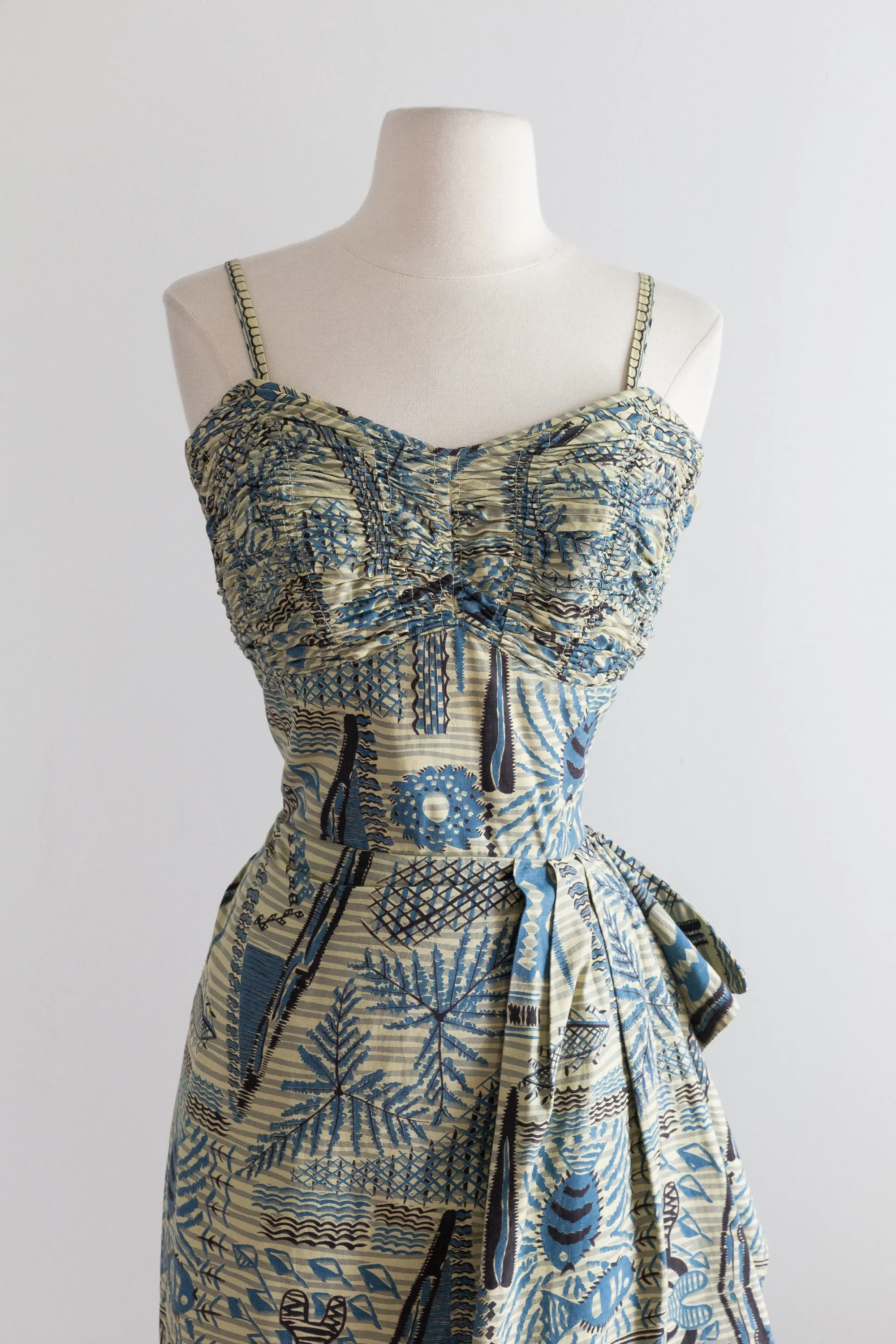1950's Nani of Hawaii Hawaiian Print Cotton Sarong Dress with Jacket / Waist 28