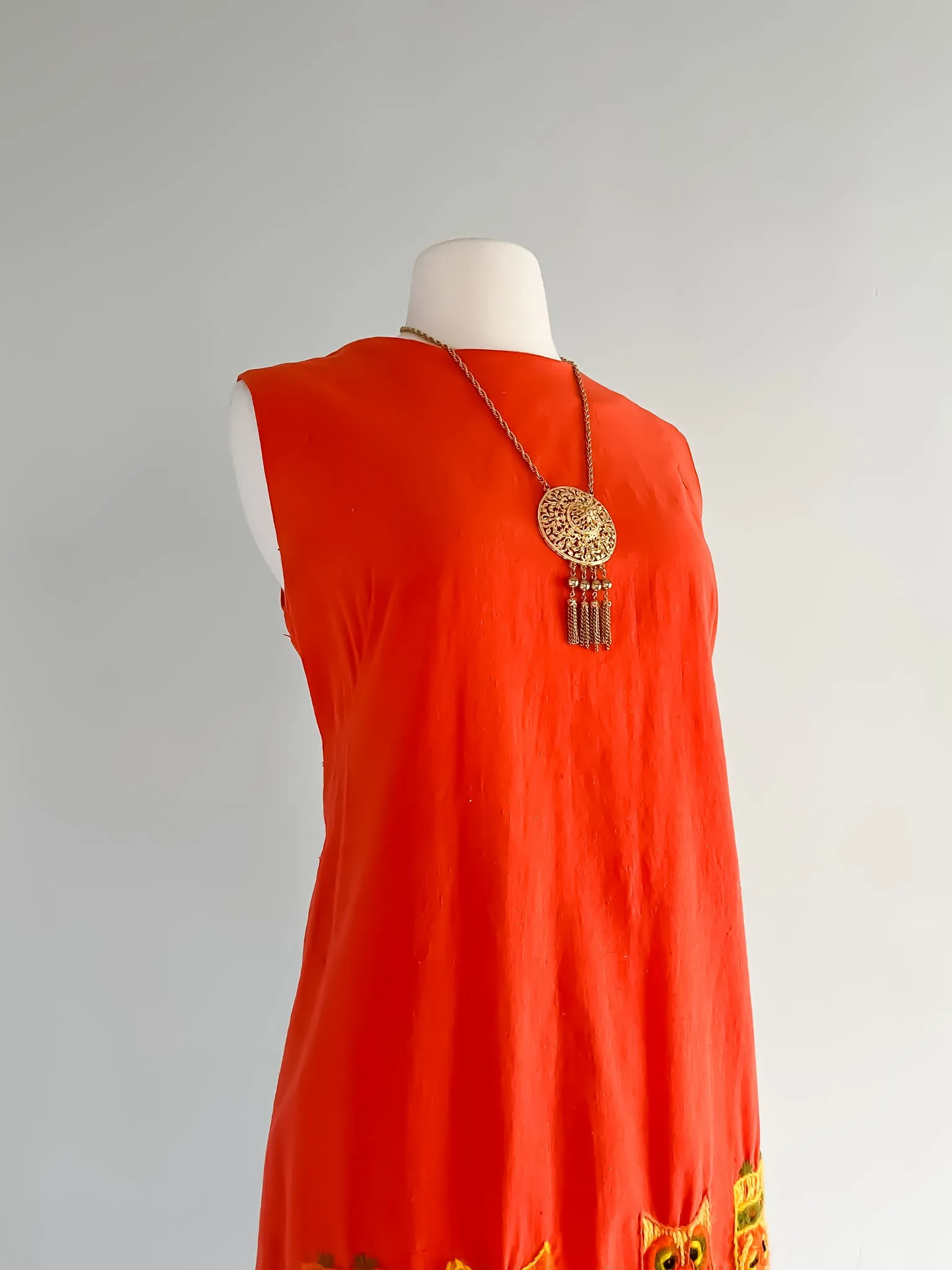 1960's Owl Embroidered Shift Dress / Sz M