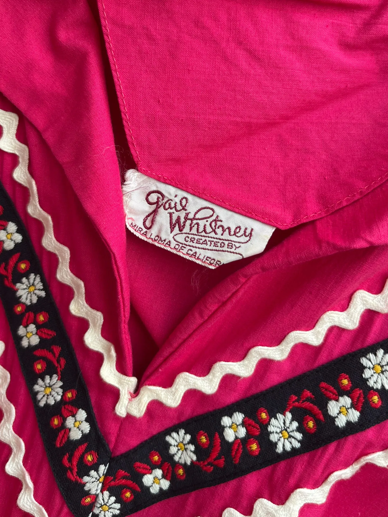 Adorable 1950's Fuchsia Patio Dress by Gail Whitney / Medium