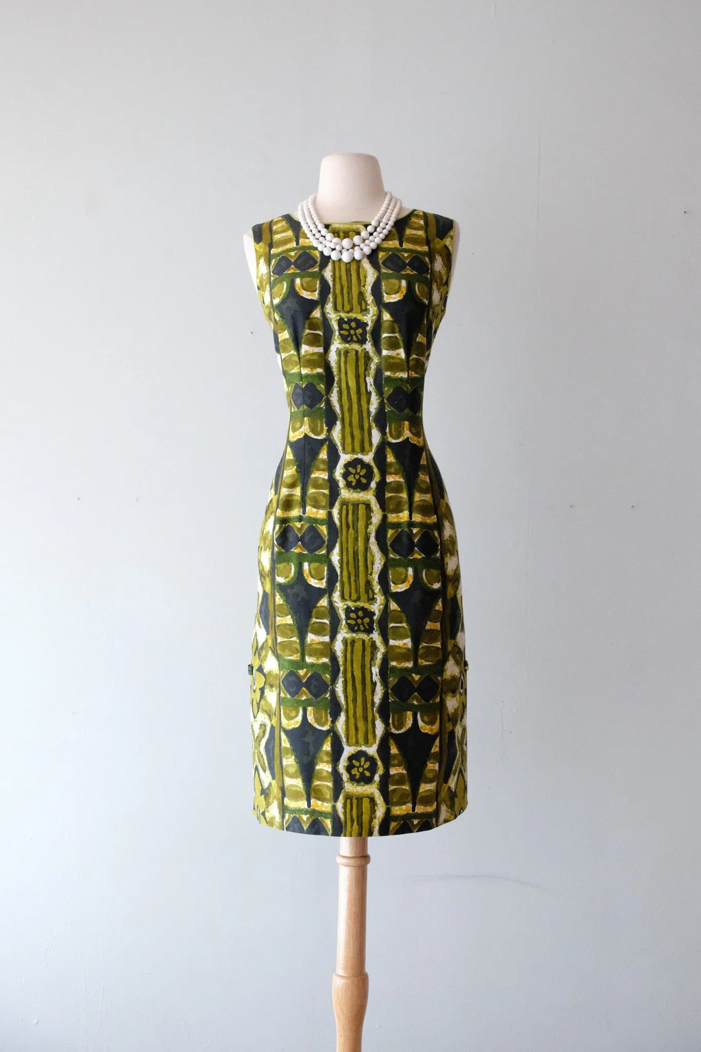 Adorable 1960's Olive & Moss Green Hawaiian Dress/ Sz M