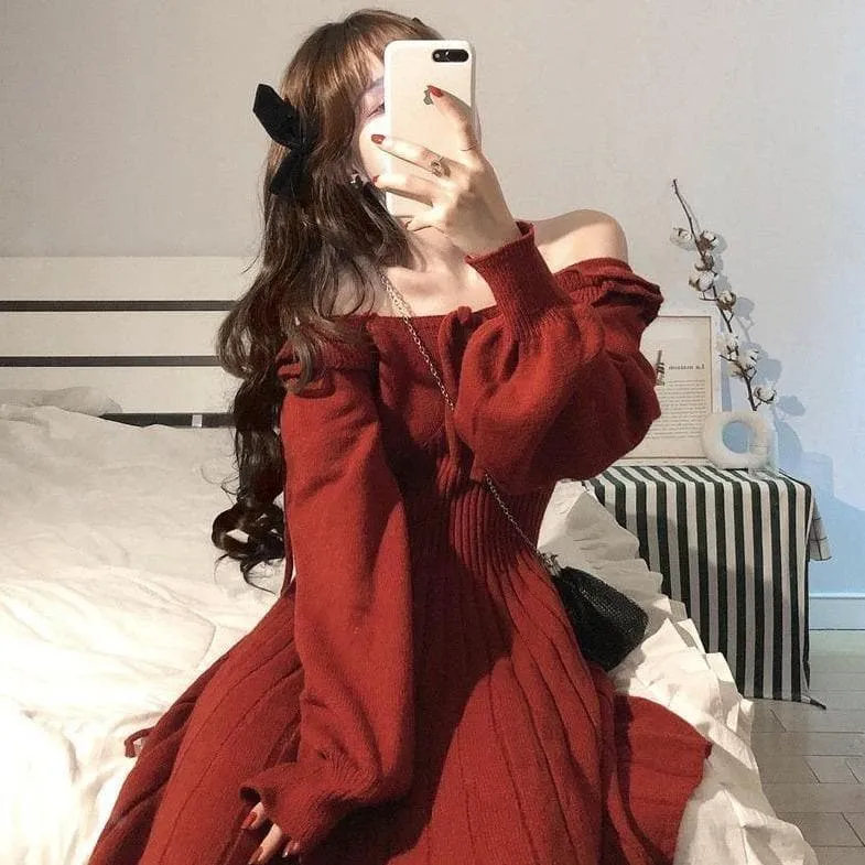 Knit Longsleeved Dress With Puff Sleeves