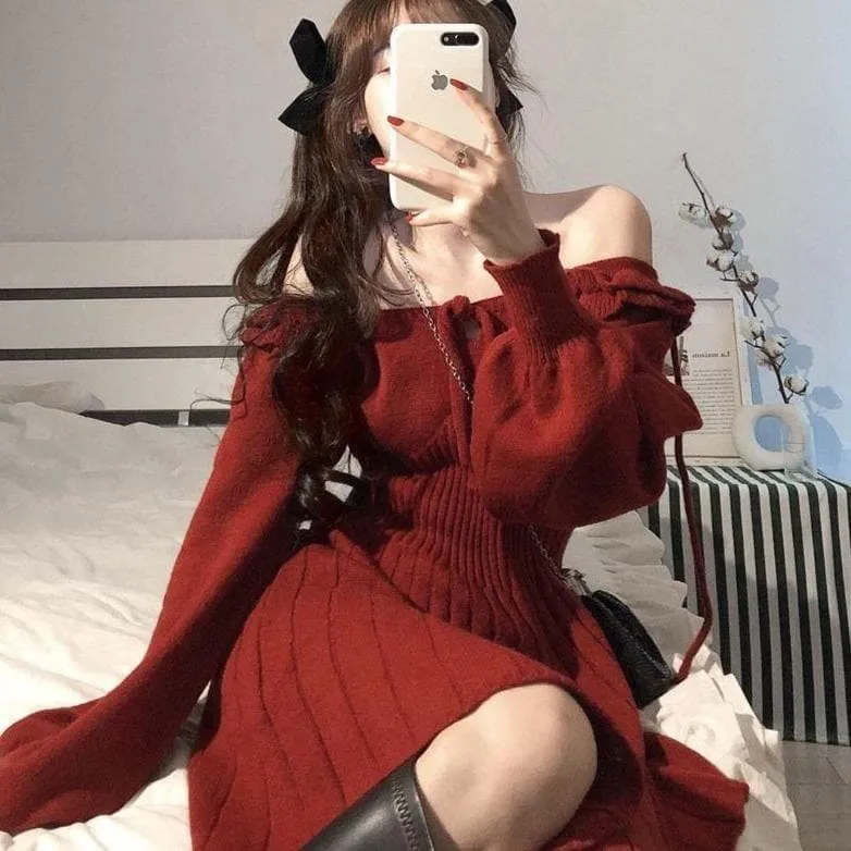 Knit Longsleeved Dress With Puff Sleeves