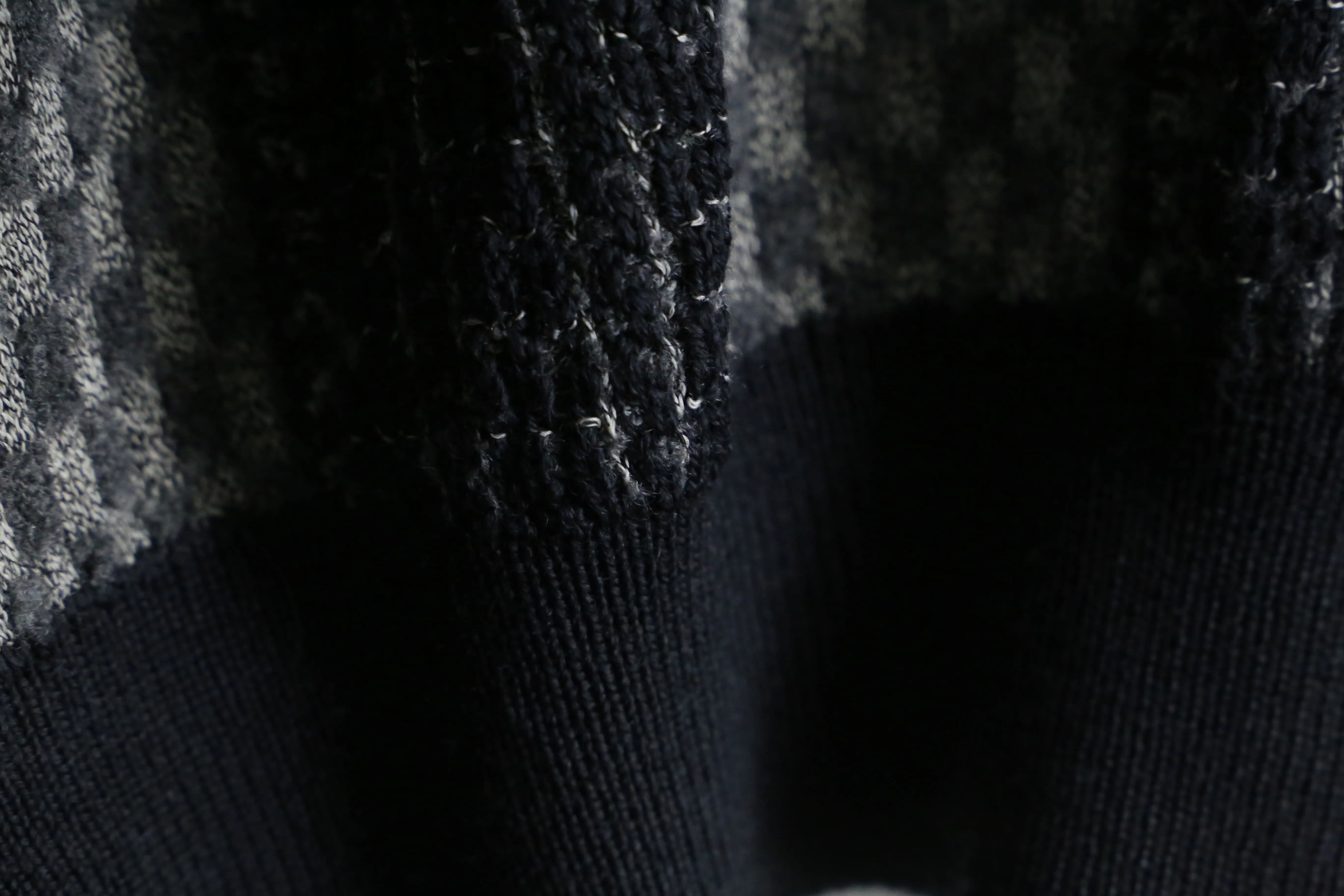 monotone plaid pattern knit cardigan