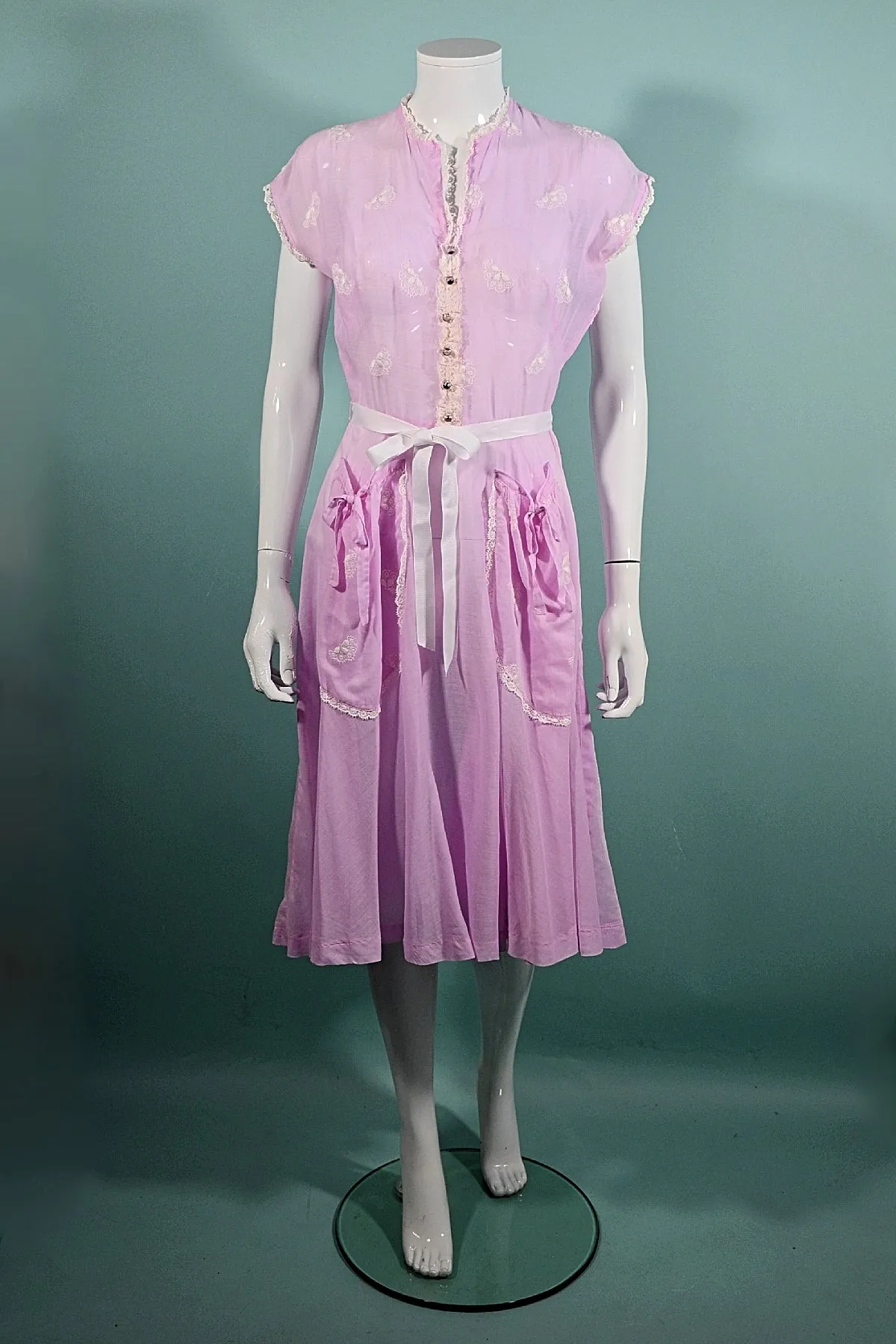 Vintage 40s Doris Dobson Embroidered Orchid Dress   Glass Buttons, Pockets, XS/S