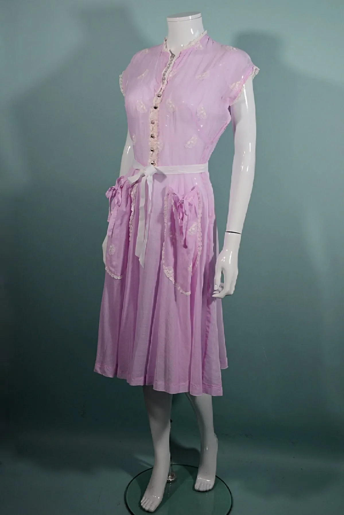 Vintage 40s Doris Dobson Embroidered Orchid Dress   Glass Buttons, Pockets, XS/S